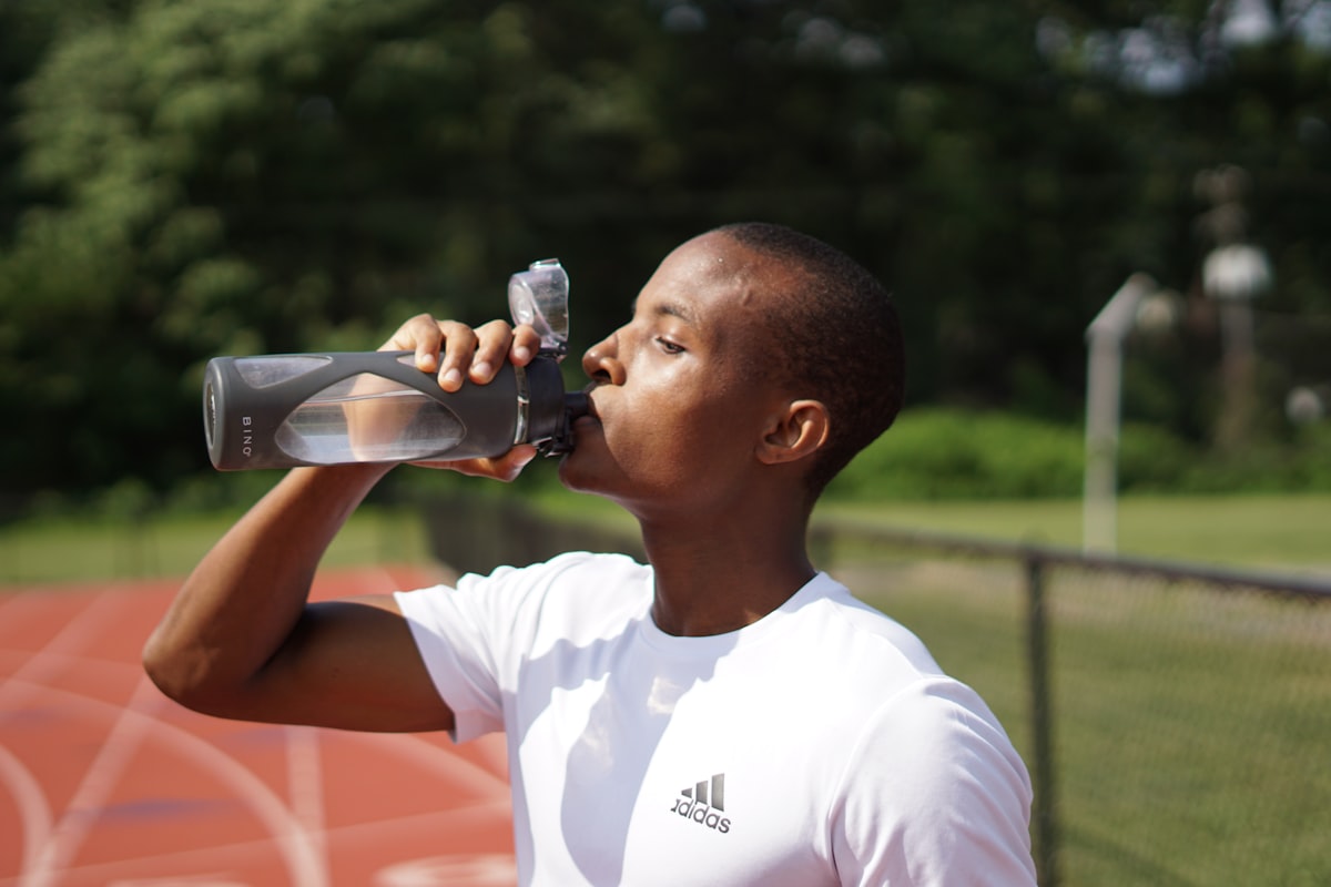 Recovery and muscle support nutrition for active men